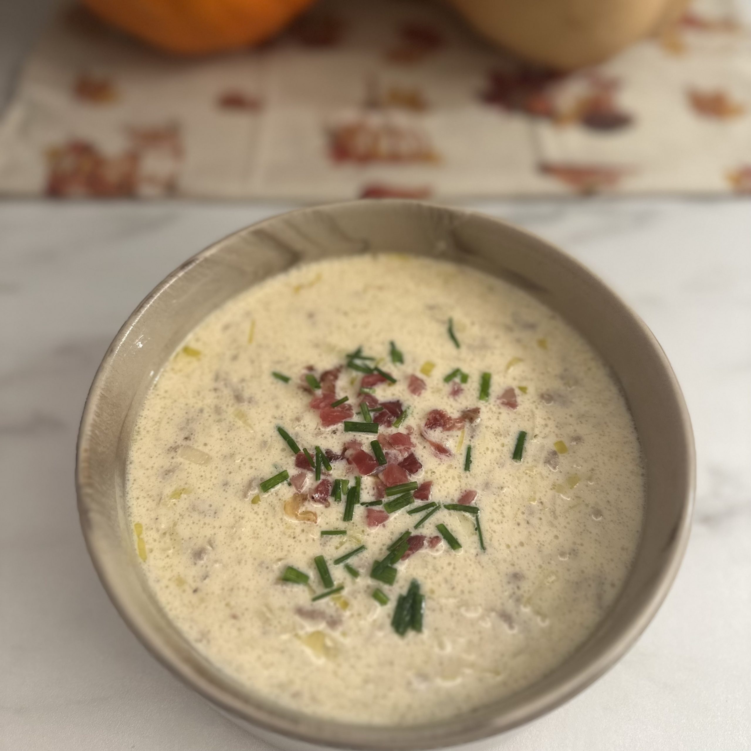 Deftige Käse-Lauch-Suppe: Herzhaft, cremig und unwiderstehlich