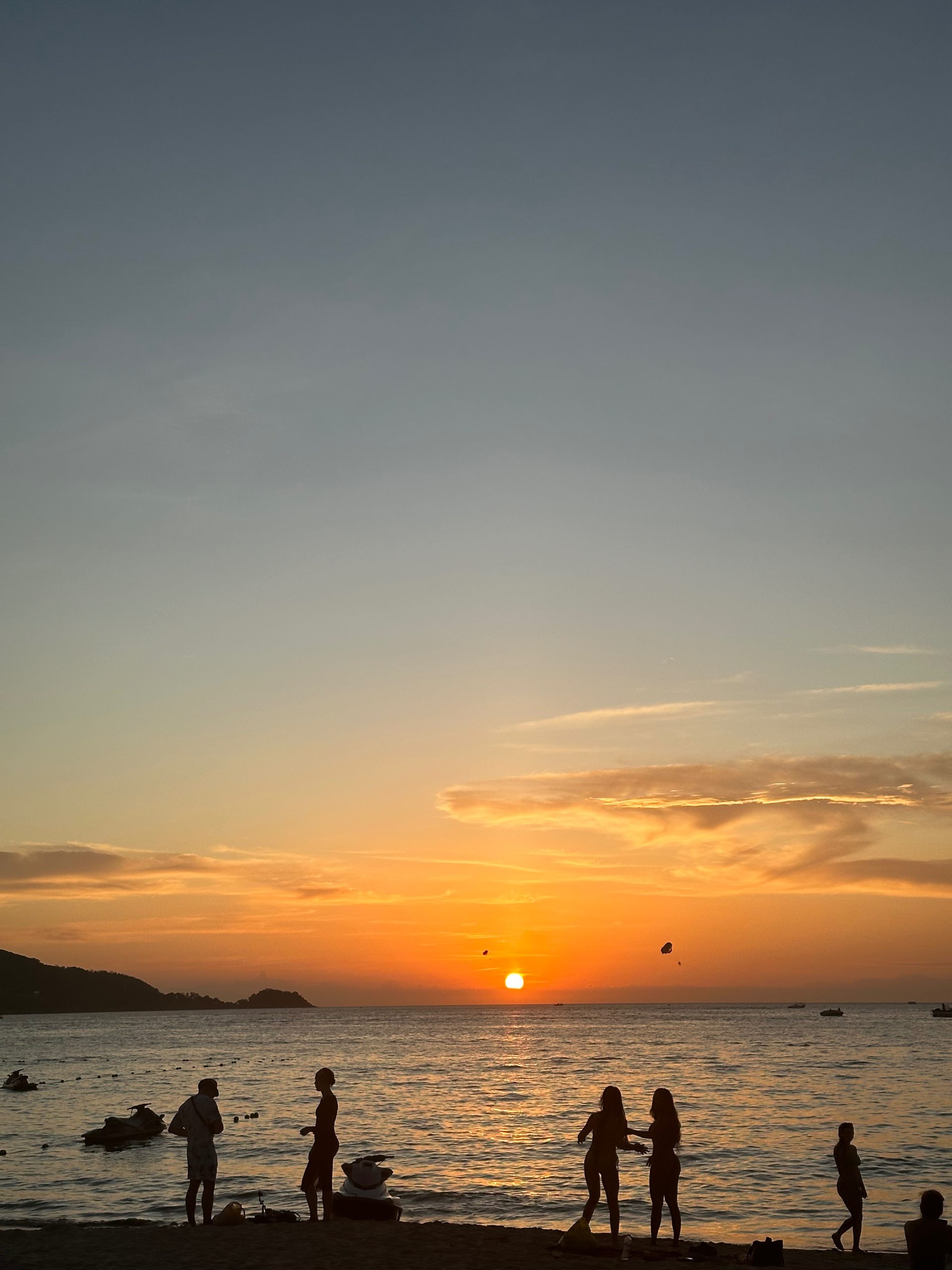 Sonnenuntergang am Patong Beach auf Phuket